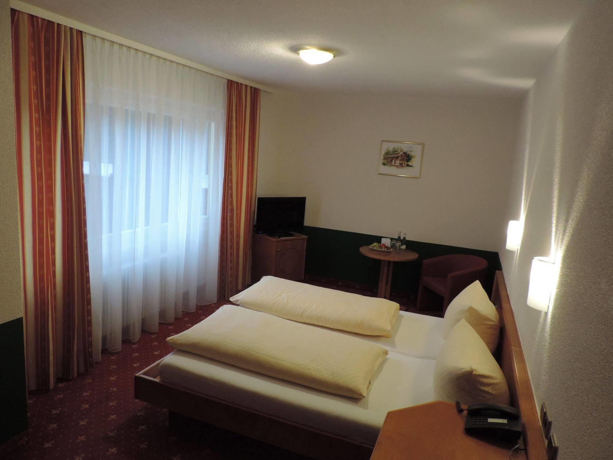 Waldhotel Forellenhof Baden-Baden Exterior photo